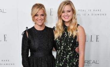 Риз Уизерспун с дочкой