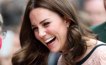 Беременная Кейт Миддлтон станцевала на лондонском вокзале: видео