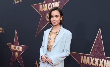 Лілі Коллінз