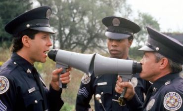 Кадр з фільму "Поліцейська академія"