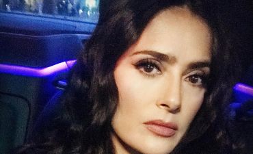 Такая, как есть: 51-летняя Сальма Хайек показала лицо без косметики