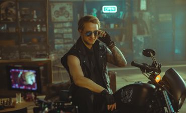 Холостяк Олександр Терен