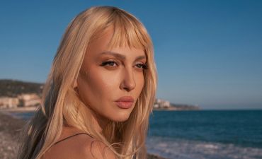 Оля Полякова