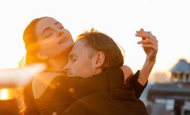 Анна Трінчер і CHEEV