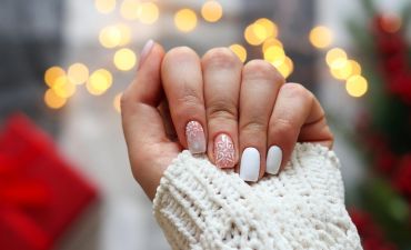 Манікюр на Новий рік 2025