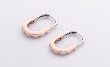 Золоті сережки в Україні: тренди та популярні моделі у 2025 році