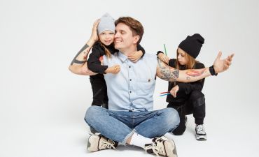 Анатолий Анатолич с дочками