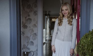 Сідні Свіні та Аманда Сайфред у фільмі «Служниця»