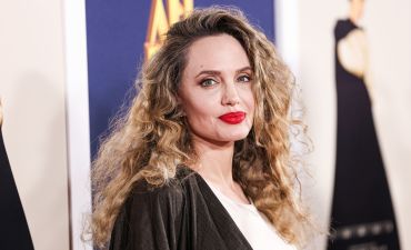 Анджелина Джоли