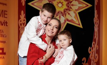 Осадчая с сыновьями, DZIDZIO и еще десятки топ-звезд: как прошел масштабный рождественский ужин