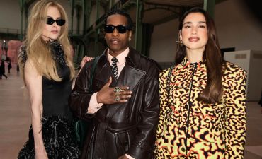 В первом ряду: кто из звезд пришел на показ Chanel в Париже