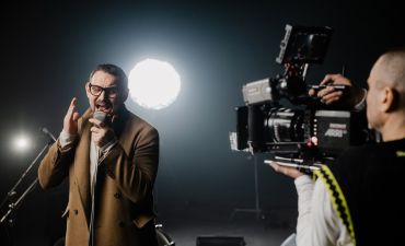 Жадан, Фагот, Тайра, Трегубова и украинские военные в новом клипе «Другої Ріки»