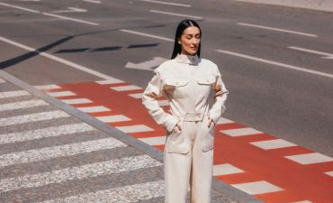 COVER представил летний дроп Everyday Icon: деним и свобода движения в ритме города