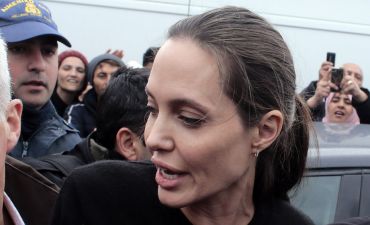 Инсайдер: Анджелина Джоли ест только раз в три дня и весит 34 кг!