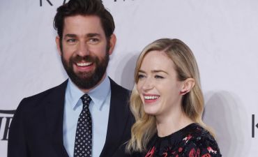 Эмили Блант и Джон Красински восхитили стильными образами