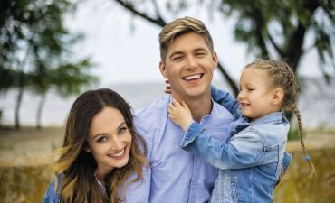 Владимир Остапчук с женой и дочкой