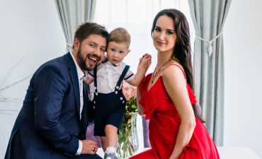 Александр Бережок с женой и сыном