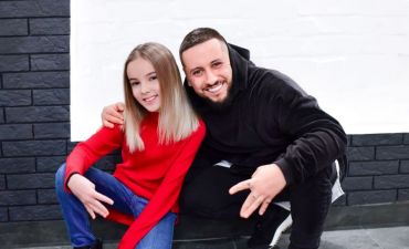 Данелия Тулешова и Monatik