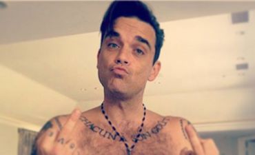 Робби Уильямс голый