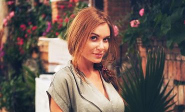 Худеем к лету? Слава Каминская показала любимые упражнения для ягодиц