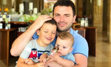 Григорий Решетник с семьей