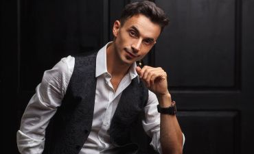 Александр Стоянов