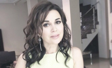 Как похожи! Анастасия Заворотнюк показала взрослую дочь