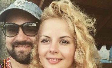 Диля с женой