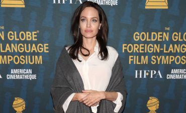 Анджелина Джоли