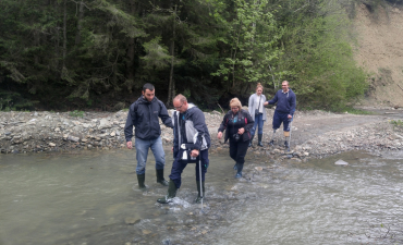 Учасники проекту "Viva! Переможці" відвідали карпатські водоспади