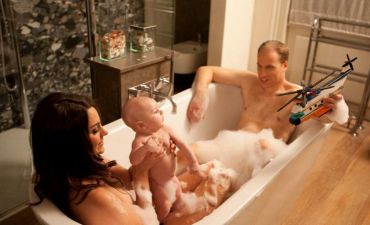 Кейт Миддлтон и принц Уильям в ванной