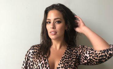 Модель Эшли Грэм примерила сексуальный наряд