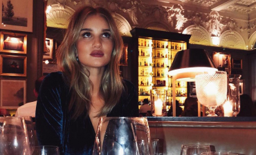 Невеста Джейсона Стэтхема опубликовала первое фото в бикини после родов