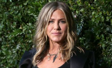 Дженнифер Энистон