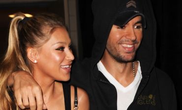 Энрике Иглесиас Анна Курникова впервые показали крохотных сына и дочь