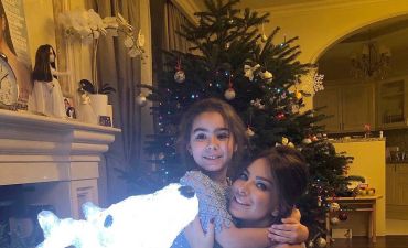 Звезды украсили свои елки