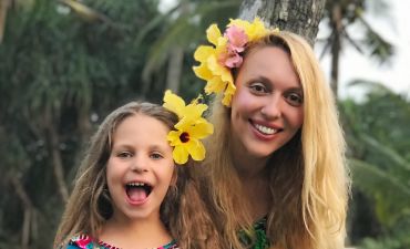 Оля Полякова