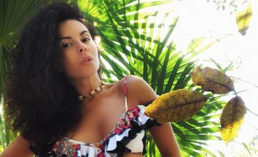 Настя Каменских в купальнике