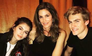 Орландо Блум и Синди Кроуфорд вместе посетили Неделю мужской моды в Париже