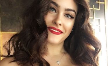 Маша Собко восхищает пышными формами глубоком декольте