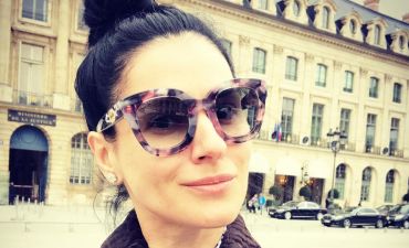 Маша Ефросинина показала редкое фото своей мамы и младшей сестры