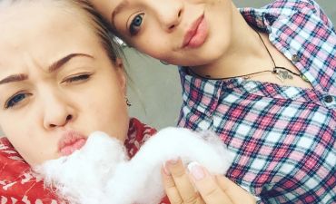 Анастасія та Вікторія Петрик