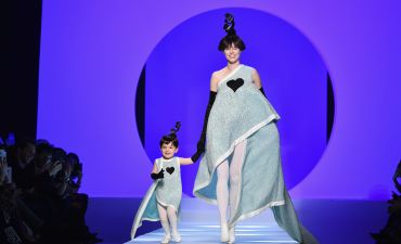 Беременная Коко Роша и ее двухлетняя дочь стали главными звездами показа Jean Paul Gaultier