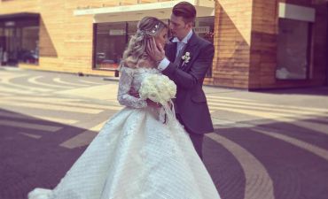 Счастливы в браке: семейные фотографии внука Аллы Пугачевой и его красавицы-жены