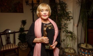 «Жінка України»