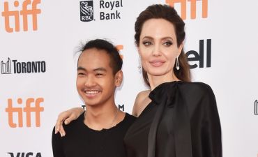 Анджелина Джоли