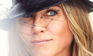 Дженнифер Энистон