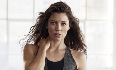 Джессика Бил