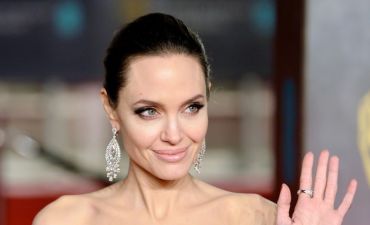 Анджелина Джоли