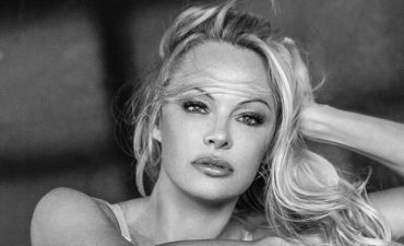 Памела Андерсон